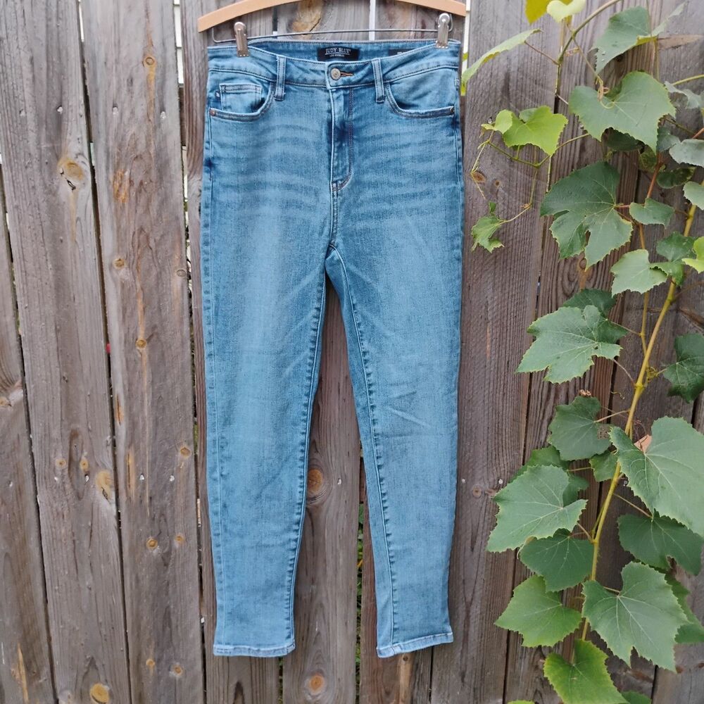 Judy Blue High Rise Skinny Jeans Light Wash Size 7/28 Relaxed Fit Stretch